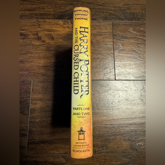 Harry Potter And The Curse Child Part 1 & 2 Official Script Limited Edition - Picture 2 of 3
